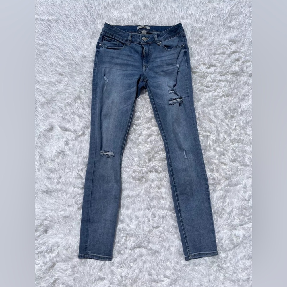 REFUGE SKINNY BLUE JEANS. SIZE 6